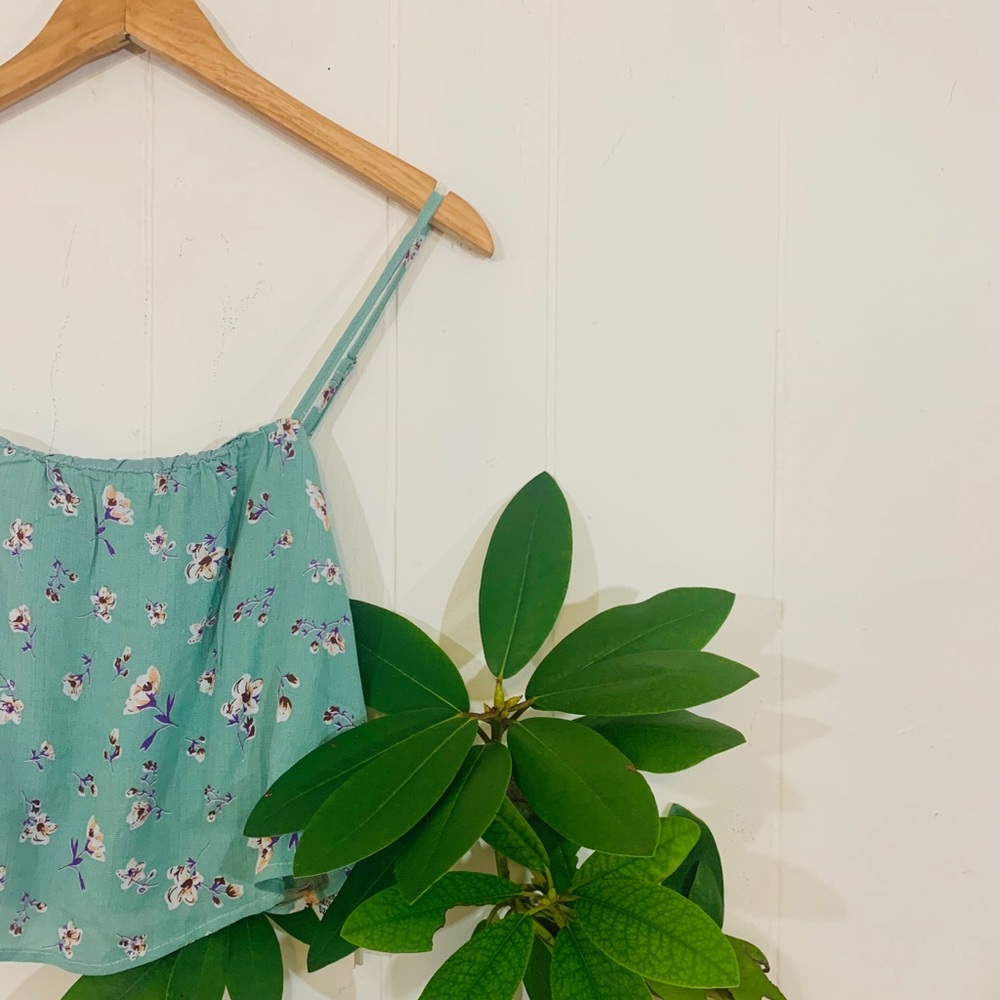 PARADISE | Cute Lined Crop Top -Open back - Picture 2 of 8